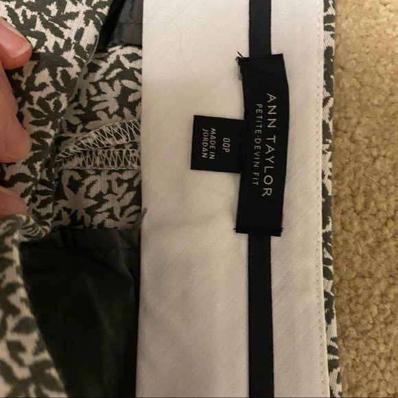 Ann Taylor Trouser with funky pattern - Picture 2 of 3